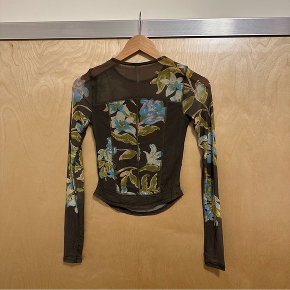 Free People Betty’s Garden Top - Picture 2 of 3